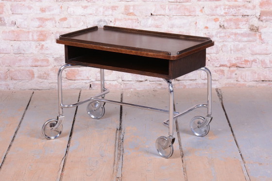 Carrito de servicio Bauhaus restaurado, de R. Slezák, roble, cromo, checo, década de 1930. – Carritos de bar (photo 4 of 9)