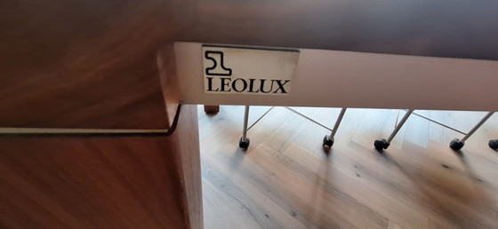 Leolux Vivre Large dining table – Wood (photo 3 of 7)