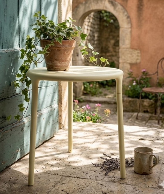 Image 1 of TABLE À AIR TRIANGULAIRE MAGIS