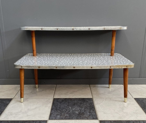 Grauer Formica-Pflanztisch aus den 1960er Jahren – Pflanzentisch, Wood (photo 3 of 8)