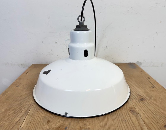 Image 1 of Industriële witte geëmailleerde fabriekshanglamp van Abolite, jaren 60