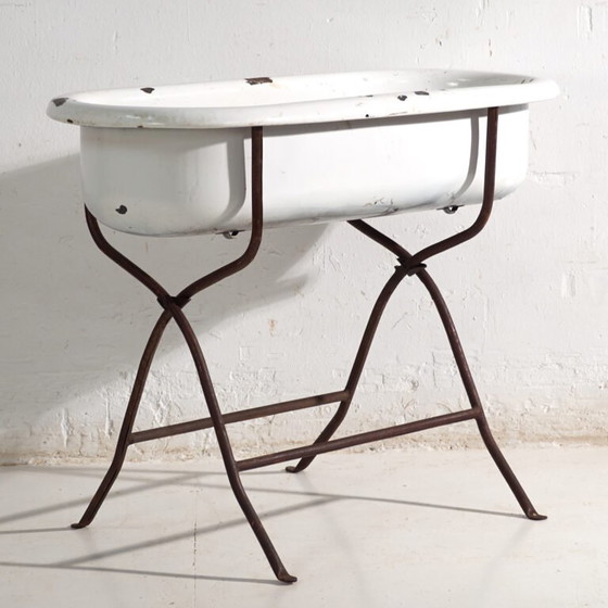 Baignoire ancienne en fer émaillé – Europe Centrale, circa 1950 #10 – Objets déco, Industrieel (photo 7 of 40)