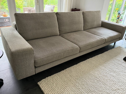 Minotti very spacious 3 seater sofa in perfect condition
