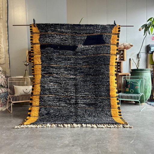 Noir et jaune Marocain Mrirt Tapis de laine 190x250 cm Tapis berbère tissé à la main