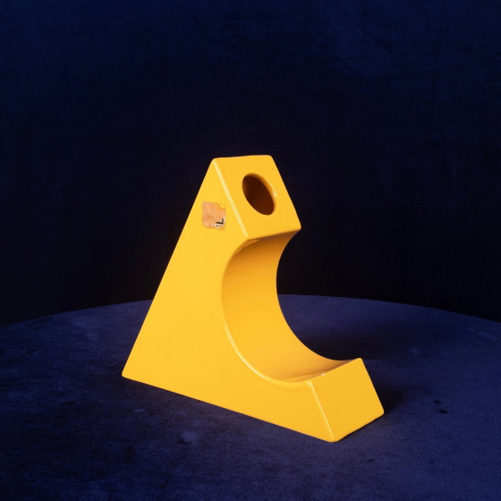 Vaso Scultoreo Italiano Giallo in Ceramica Smaltata Space Age, Anni '70 – Vasi (photo 5 of 21)