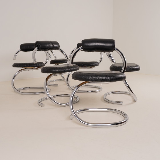 Image 1 of Juego de 6 sillas de comedor “Cobra” de Giotto Stoppino.