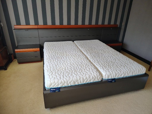 Meuble de lit Treco élégant pour 2x matelas 90x200 avec tables de chevet