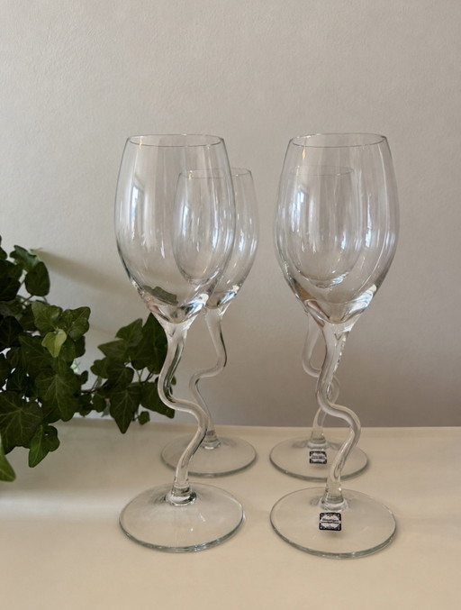 Copas de vino de cristal onduladas en zigzag años 80