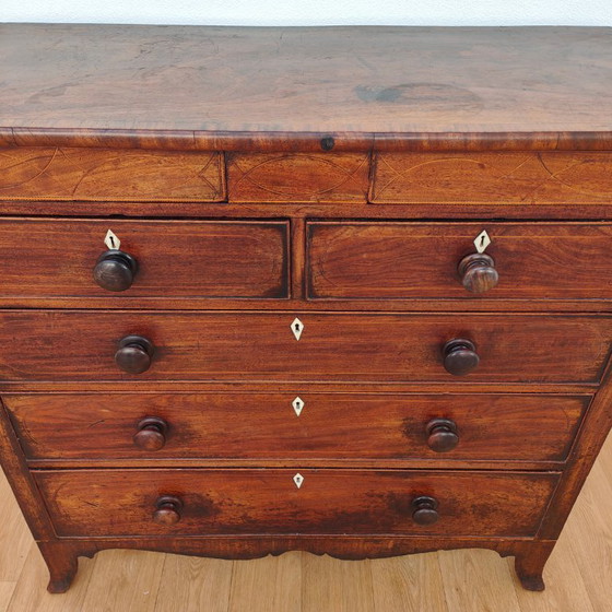 Image 1 of commode ancienne de style géorgien