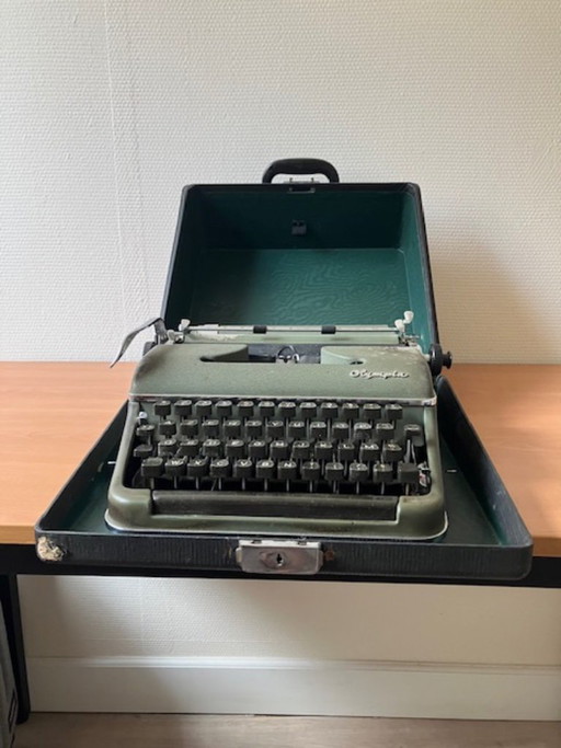 Vintage Olympia Typemachine Met Originele Koffer – Groen – decoratieve objecten, Metal