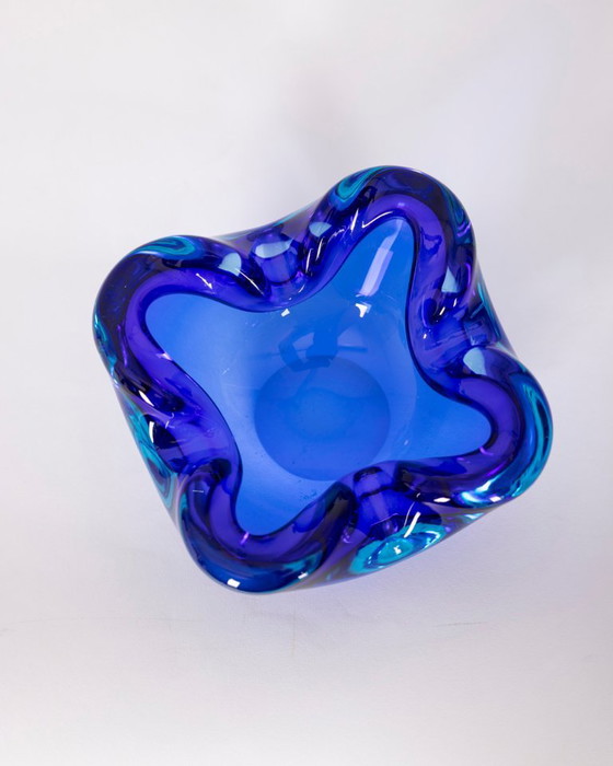 Vintage 1970s blue Murano glass ashtray, Italian design – Bowls (photo 6 of 7)