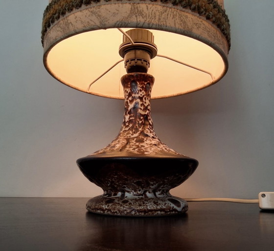 Image 1 of Duitse keramische tafellamp met originele stoffen kap jaren 60/70