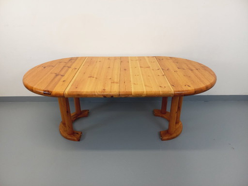 Vintage Scandinavian round dining table by Rainer Daumiller in pine from the 1960s/70s with extensions