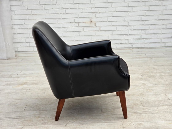 Image 1 of Anni '70, poltrona danese, similpelle, gambe in legno di teak.