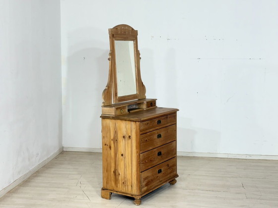 Image 1 of Tocador antiguo de pino con espejo incorporado / finales del período Biedermeier, circa 1900