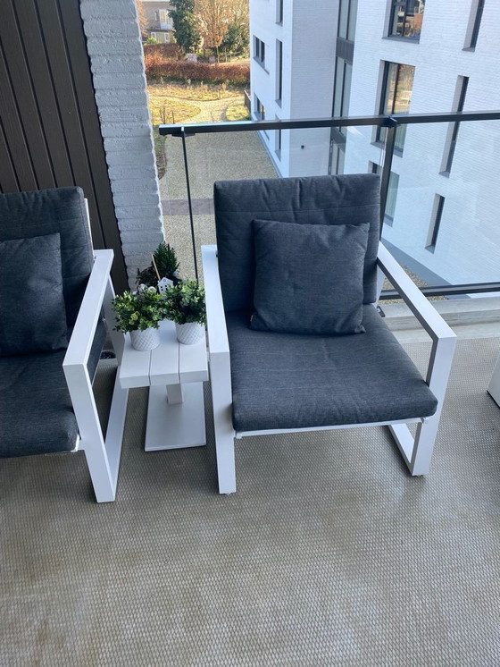 Image 1 of Deux fauteuils lounge « Life » avec table d'appoint