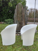 2x Sedia Moon di Tokujin Yoshioka.