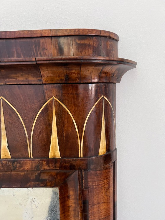 Image 1 of Cassettone - Noce - Comò con specchiera