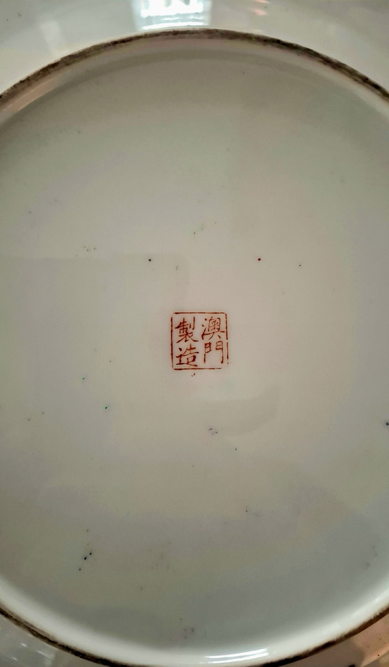 Image 1 of Vintage Rose Medallion Plate – Handpainted Macau (26 cm)2