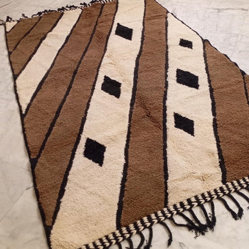 Handmade Moroccan rug 250cm x 150cm