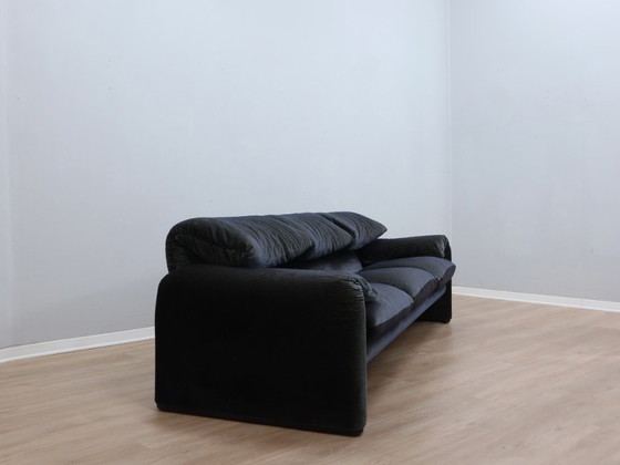 Image 1 of Divano vintage Cassina Maralunga a 3 posti in velluto blu e verde degli anni '80