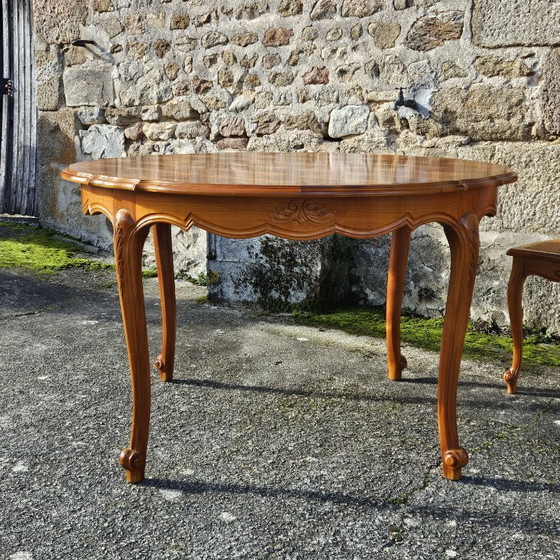 Image 1 of Franse vintage marqueterie eettafel - uitschuifbare kersenhouten tafel - Louis XV-stijl - jaren 80