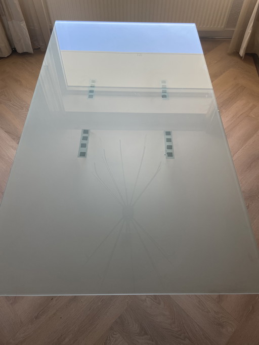 Table à manger en verre
