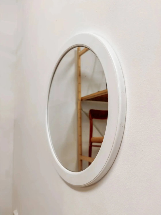 Grande specchio rotondo vintage con bordo bianco. – Plastica (photo 2 of 5)