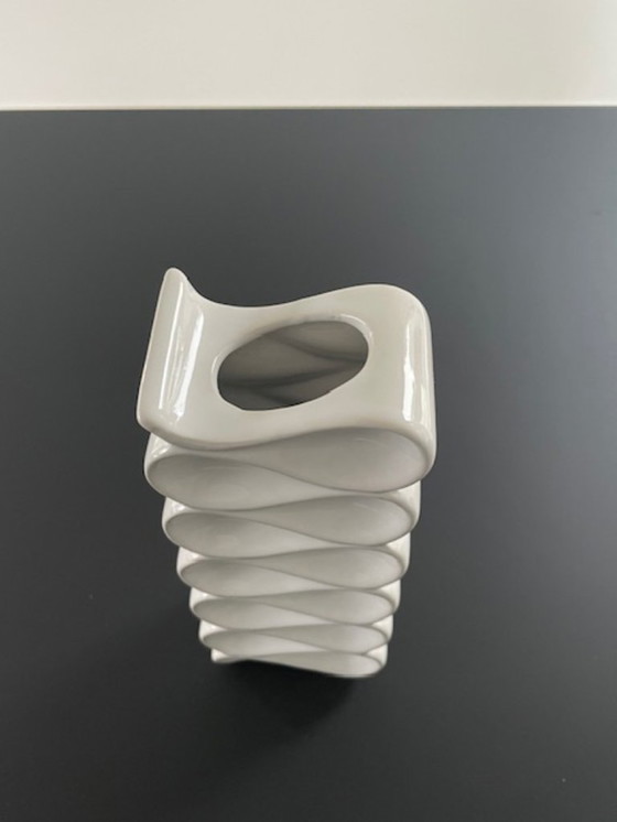 Image 1 of Design vase “Wave” in white ceramic