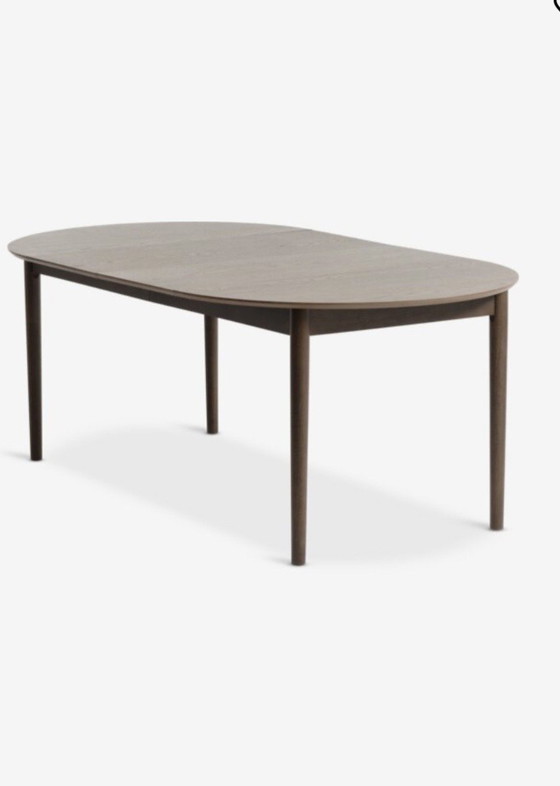 Image 1 of Table de salle à manger extensible Royal Oak Marstrand en chêne foncé jysk