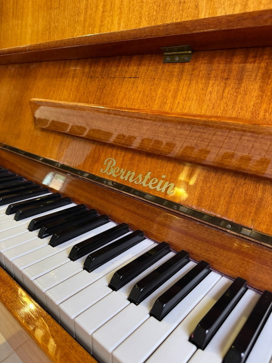 Pianoforte Bernstein – un particolare richiamo visivo con carattere – Credenze, Legno, Ottone (photo 11 of 15)