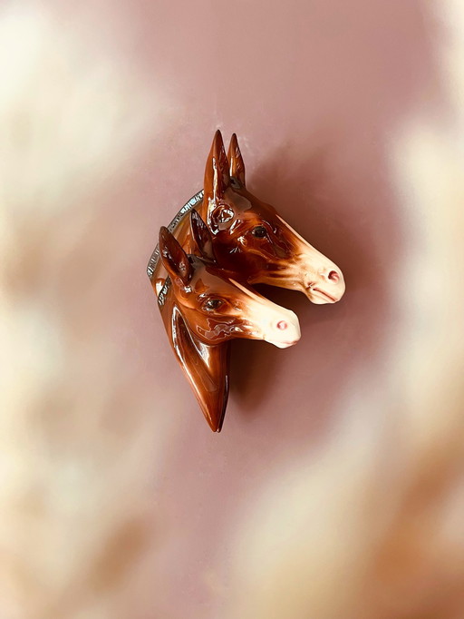 Décoration murale cheval en céramique Jema années 70