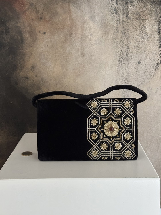 Image 1 of Geborduurde fluwelen tas met steentjes en gouden draden, clutch, vintage