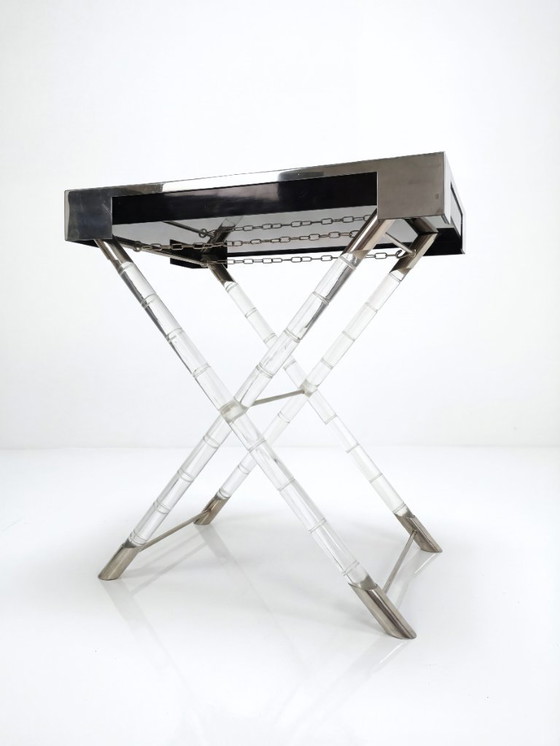 Image 1 of Mesa con bandeja de bambú y cromo estilo Lucite de Maison Jansen, años 70