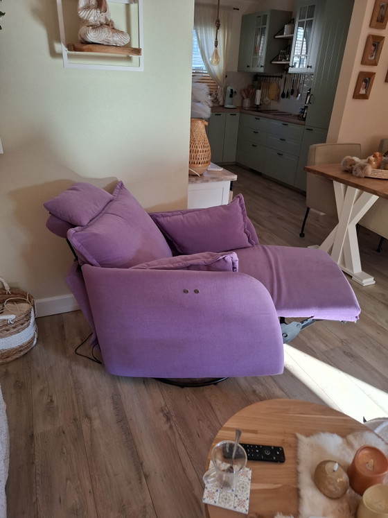 Image 1 of Te koop 1 paarse draai, schommel, relaxfauteuil 