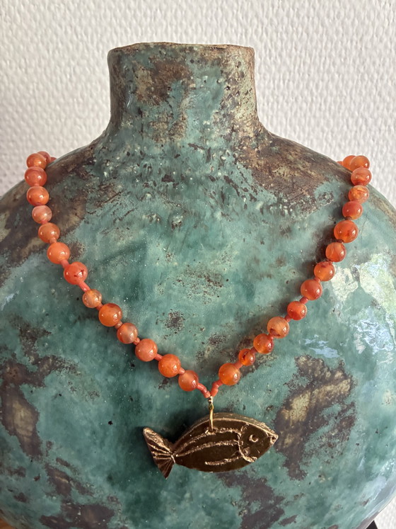 Image 1 of Nieuwe ketting van oranje vintage kralen en gouden visje