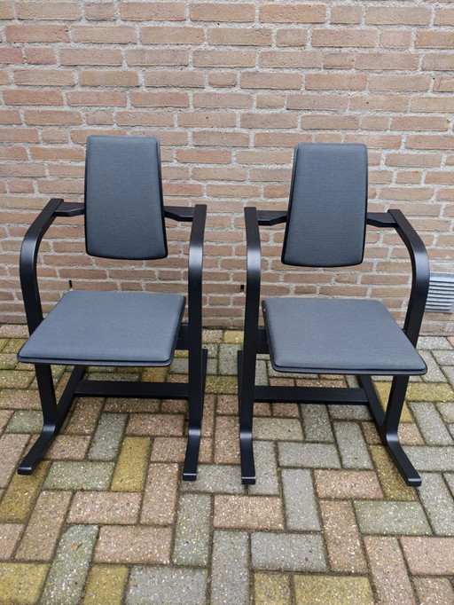 SET DI DUE sedie di design nere Varier Actulum