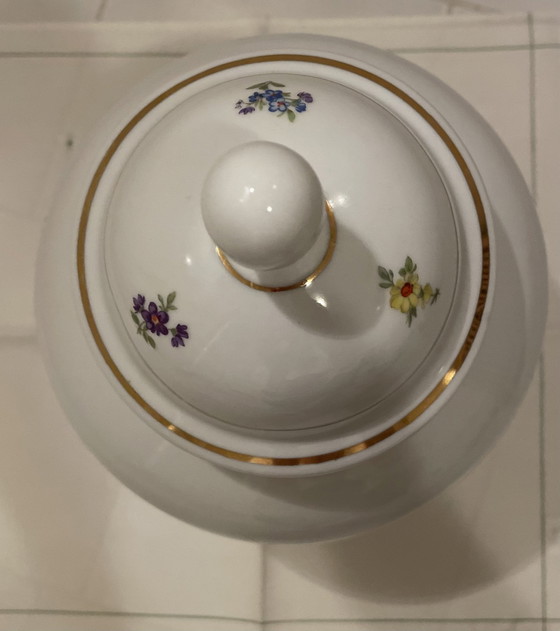 Image 1 of Jarrón alto de porcelana noble con tapa/decoración H 37 cm en blanco de Crown Regent