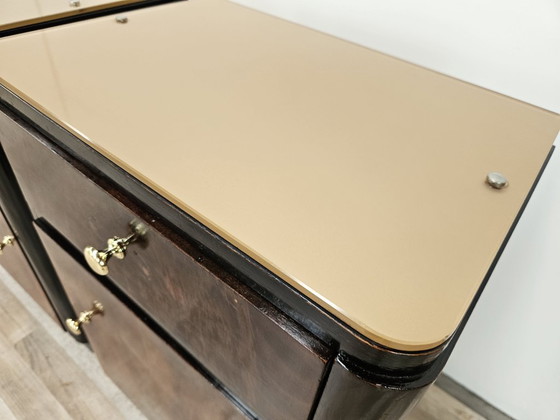 Image 1 of Art Decò bedside tables in walnut burl with pink glass top