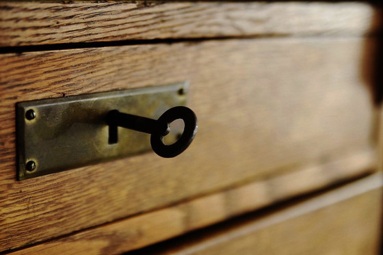 Image 1 of Mobiletto portadocumenti vintage industriale in rovere inglese con cassetti, anni '20