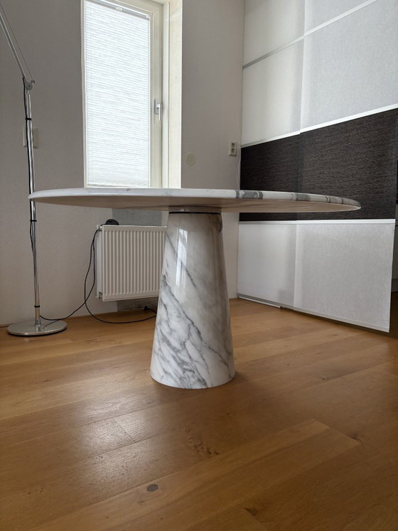 White Marble Dining Table (photo 4 of 9)