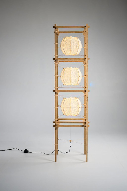 Lampadaire Volare S3 du designer néerlandais Sjang Niederwieser