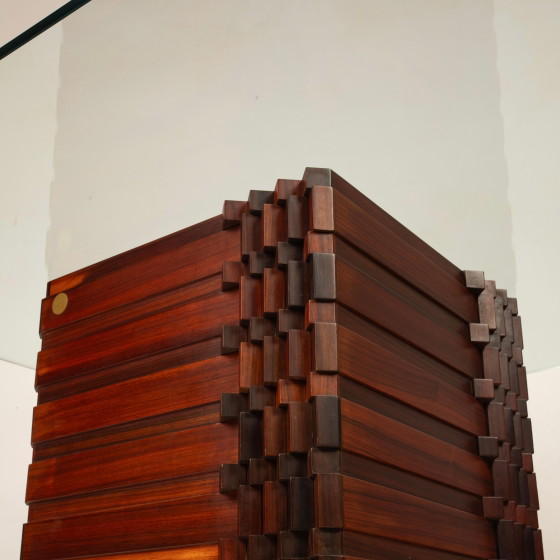 Table "Diamante" en padouk africain de style brutaliste par Luciano Frigerio avec plateau en verre, 1970 (photo 11 of 26)