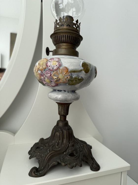 Image 1 of Antique kerosene lamp with ceramic floral decoration and P&A burner – ca. 1900