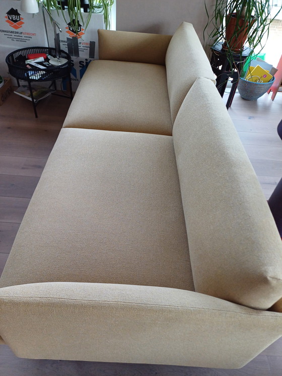 Image 1 of Canapé jaune doré Outline Muuto