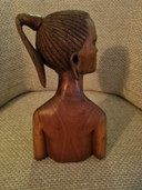 Statue en bois