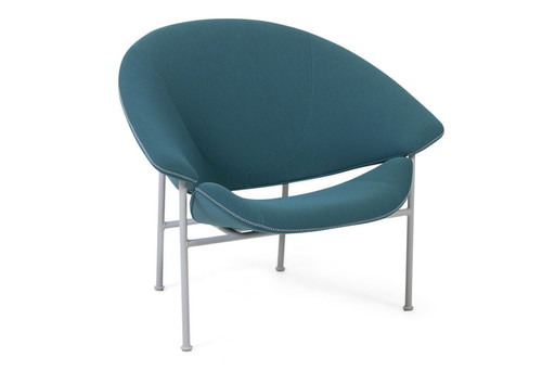 Artifort Glider armchair