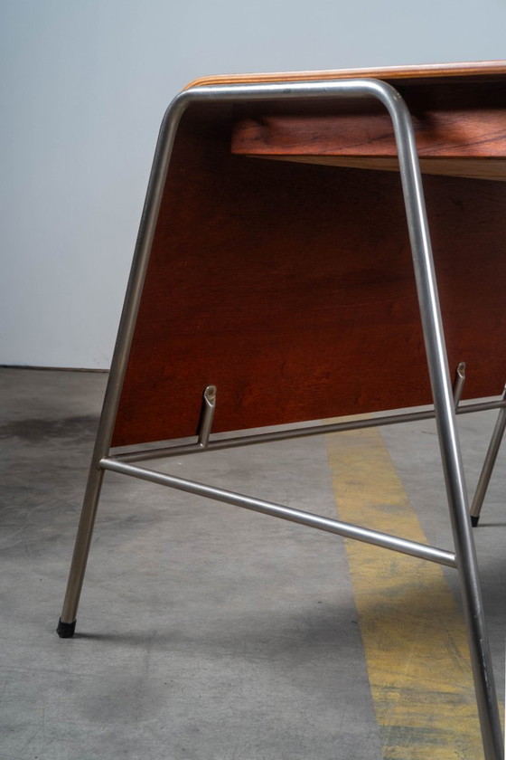 Image 1 of Escritorio de profesor muy raro de Arne Jacobsen