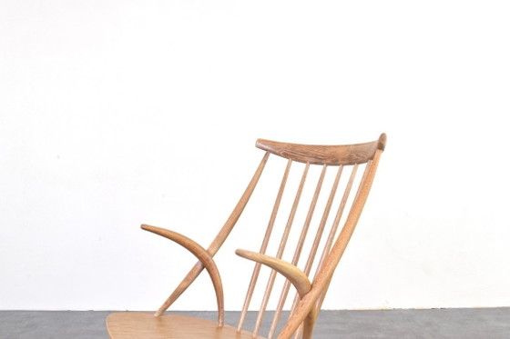 Image 1 of Fauteuil à bascule en chêne style Mid-Century par Illum Wikkelsø pour Niels Eilersen, années 1950.