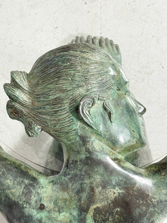 Image 1 of Mesa auxiliar/de centro escultórica con escultura de una mujer desnuda, bronce, Francia, década de 1980.